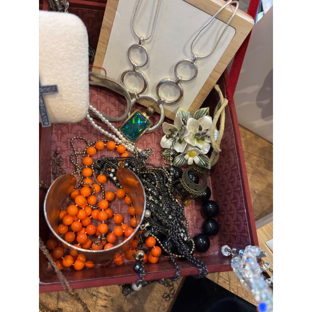 Decorative Red Jewelry Box With Assorted Costume Jewelry & Display Window - Picture 9 of 16